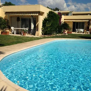 Couette-café C3 Arthur Rimbaub Chambre D’hôte Piscine Proche Mer Plage 600m, Cagnes-sur-Mer